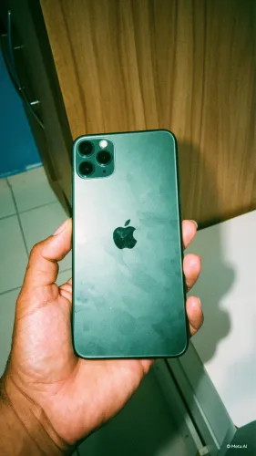 Troco IPhone 11 Pro Max 256Gb em superior