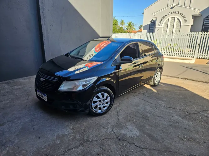 Chevrolet Onix Hatch LT 1.0 8V Flex Power Mec. 4P 2013