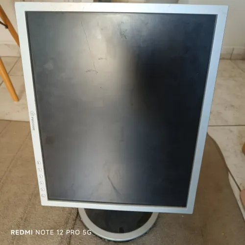 Monitor 19 positivo Defeito não liga