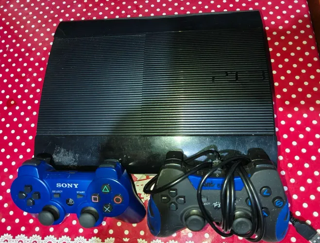 PS3 super slim desbloqueado 1tb 