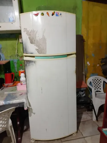Geladeira para conserto