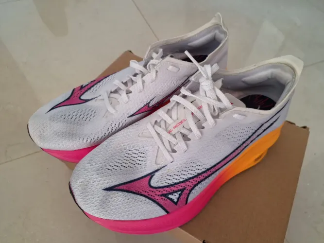 Mizuno wave rebelion pro low - placa de carbono