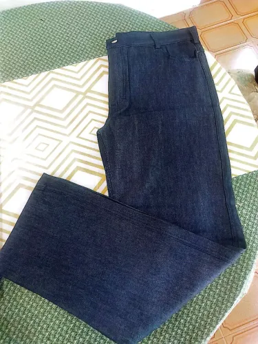 Vende-se Calça Jeans
