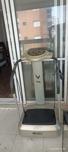 Plataforma vibratória kikos