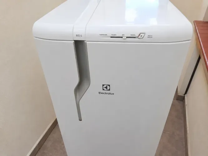 Geladeira Electrolux RE31