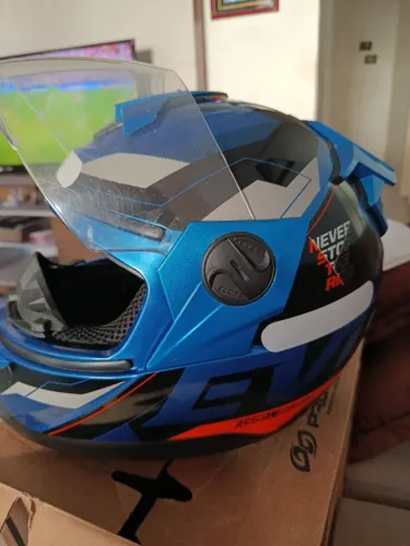 Vendo capacete novo