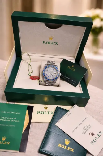 Rolex cravejado