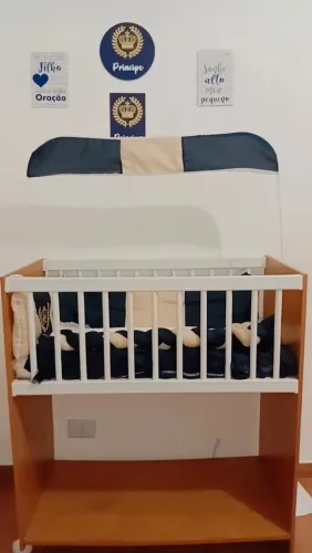 Berço  para bebê,  acompanha  kit berço  e um pacote de fralda  e plaquinhas