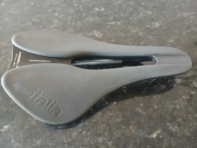 Banco / Selim de bicicleta Selle Italia Model X,