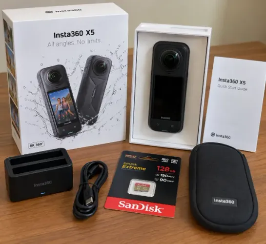 Insta360 X5 NOVA + Cartão de Memória + Carregador de Bateria