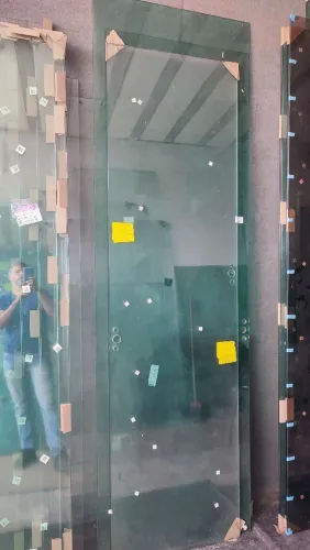 Portas de vidro blindex de correr novas R$150 CADA vendo somente os vidros e NAO ENTREGO