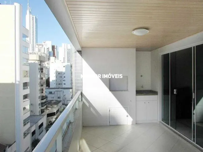 Moradas da Praia - APARTAMENTO NO EDIFICIO MORADAS DA PRAIA COM VISTA PARCIAL PARA O MAR E
