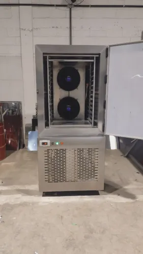Ultracongelador para 140 canecas (bebidas)