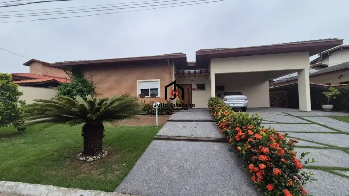 Casa com 3 suítes no Condomínio Colonial Village em Pindamonhangaba