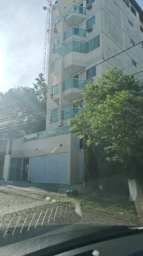 Imóvel para aluguel possui 80 metros quadrados com 2 quartos em Glória - Macaé - RJ