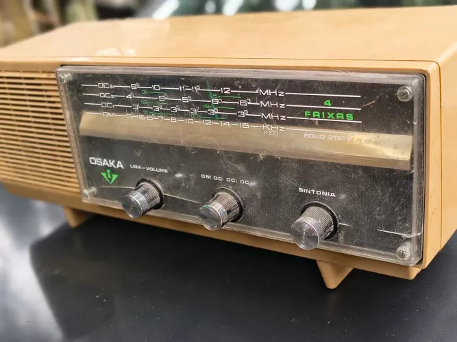 Rádio Antigo Vintage Osaka Solid State - Peça de Coleção / Decoração
