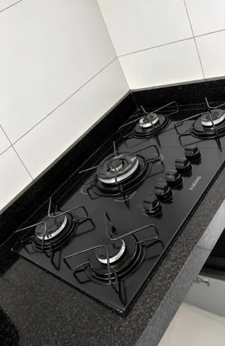 Fogão cooktop super conservado 