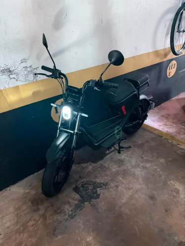 Moto elétrica Bee