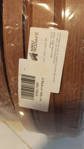 Vendo ripados autocolantes madeirado sintético