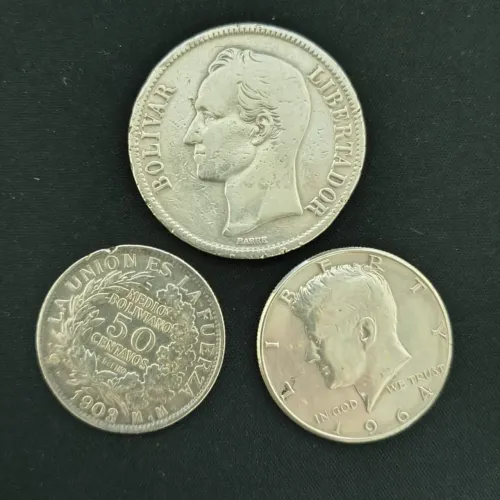 Moedas antigas de prata