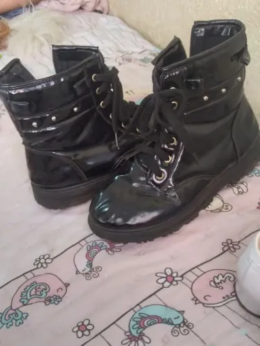 Venda de sapatos R$100,00 semi novos
