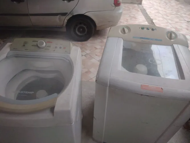 Vendo 2 máquina de lavar pra retirada de peça