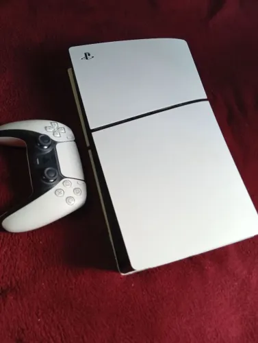 Vende-se Playstation 5, sem detalhes 