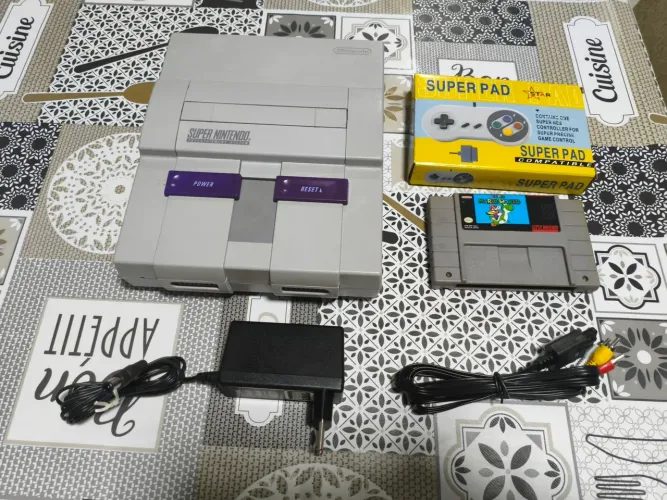 Super Nintendo com duas fitas
