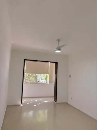 Imóvel para aluguel tem 78 metros quadrados com 2 quartos em Copacabana - Rio de Janeiro -