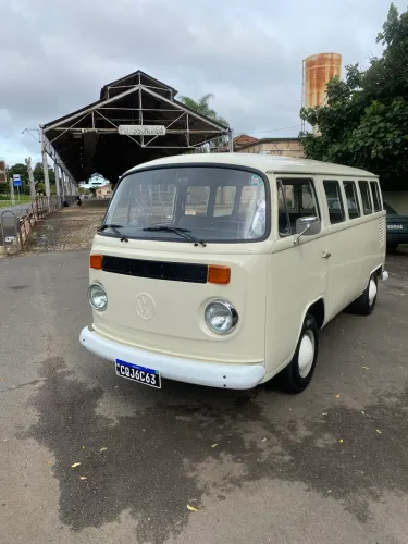 Volkswagen Kombi Standard/ Luxo/ Serie Prata 1979