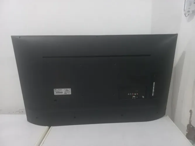televisão quebrada