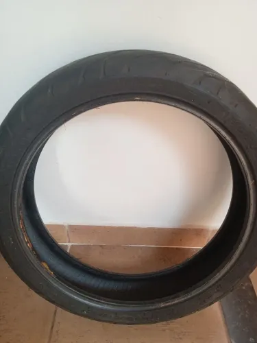 Pneu Pirelli Gran turismo moto roda 17 dianteiro
