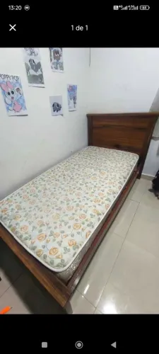 Cama em madeira macacaúba