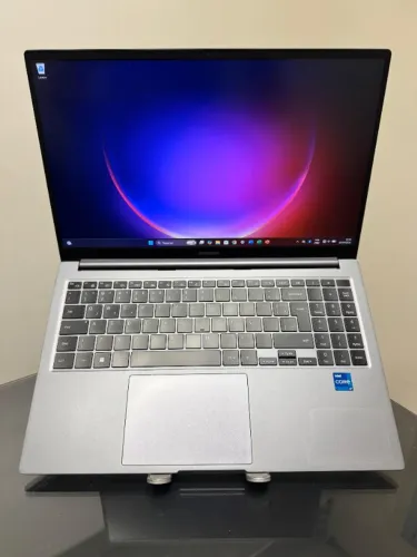 Notebook Samsung Galaxy Book  - i5-13°Gen - 8GB Ram - SSD 256GB Nvme - 15P- Completo