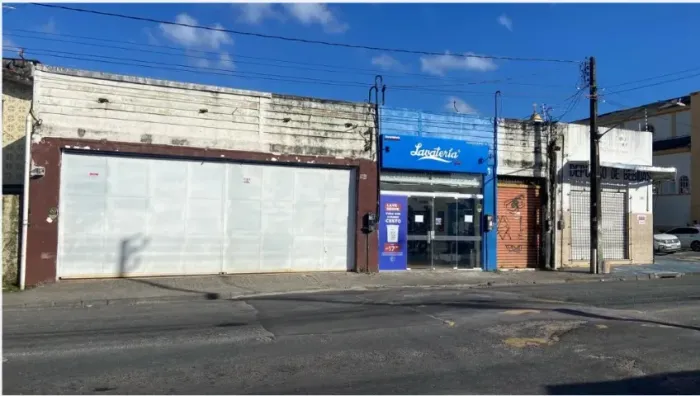MA - Alugo Loja Bem localizada! 256m². Por R$ 6.000,00 Iptu Incluso