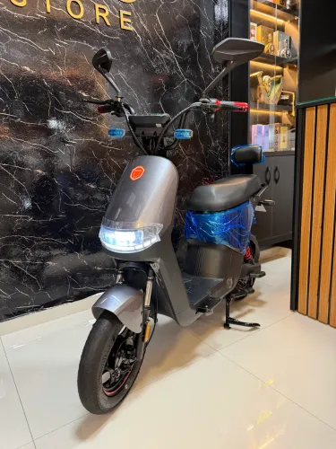 Moto elétrica Foston X15 Max lacrada 