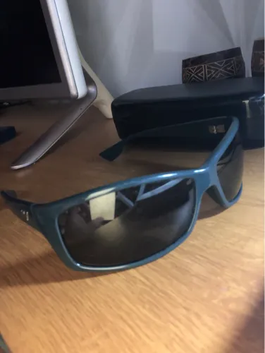 Armani original Obs:Marcas de uso
