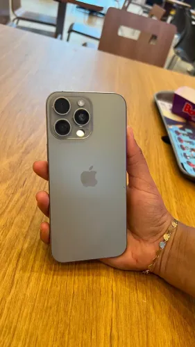 iPhone 16 pro Max, 100% bateria