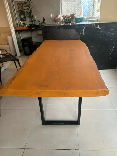 Mesa rústica de madeira e metalon