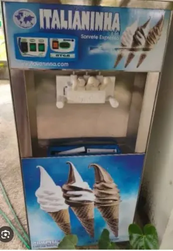 Máquina de sorvete italianinha