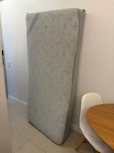 Vendo colchão de solteiro Ortobom