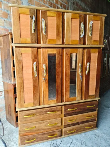Guarda roupa de casal 4 portas espelhado novo madeira Ypê 