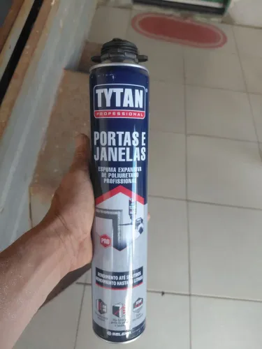 Espuma espansiva titan 750ml para pistola aplicadora