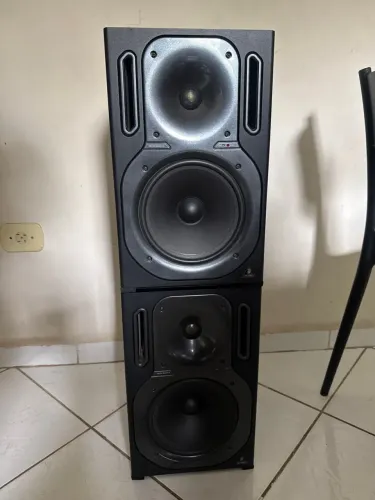 Monitor de referência Behringer Truth B2031A