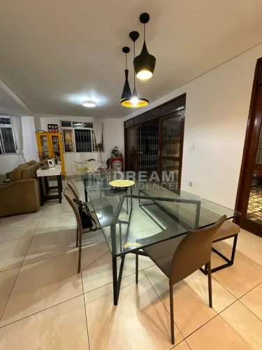Imóvel para venda possui 225 metros quadrados com 3 quartos em Hipódromo - Recife - PE