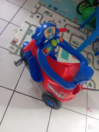 Carinho infantil de passeio.