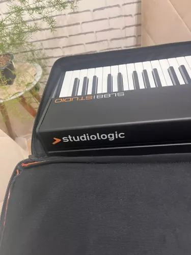 Teclado controlador Studiologic Sl88