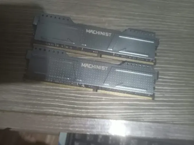 16 GB DDR4 (8x2) MACHINIST para PC Funcionando perfeitamente