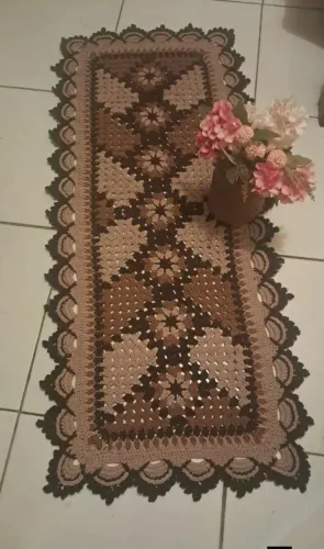 Trabalho com crochê por encomenda.