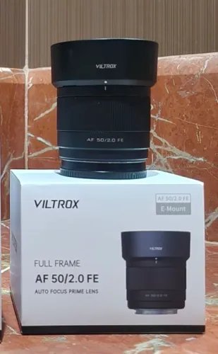 Lente viltrox 50mm F2 completa para sony